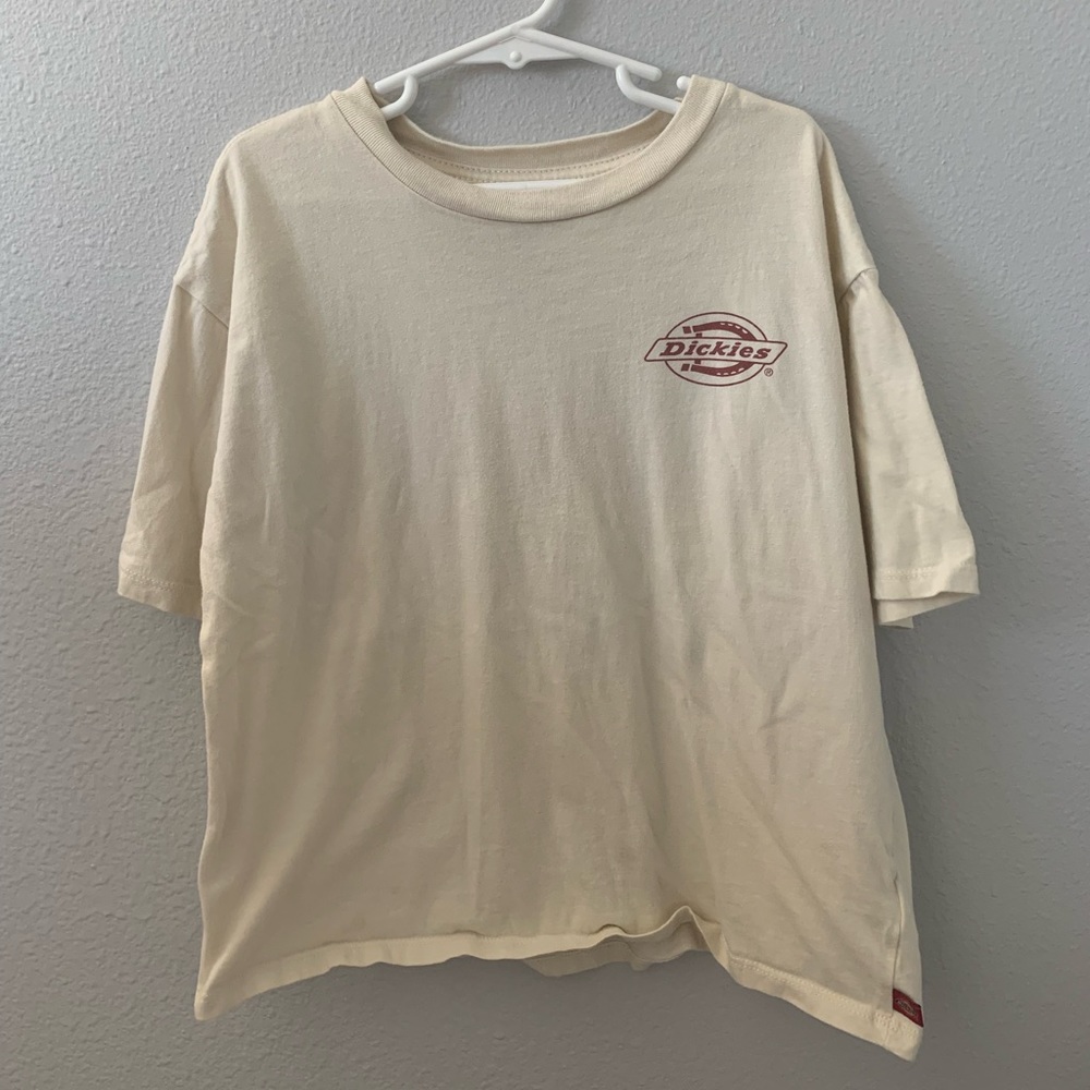 • Dickies T-shirt •